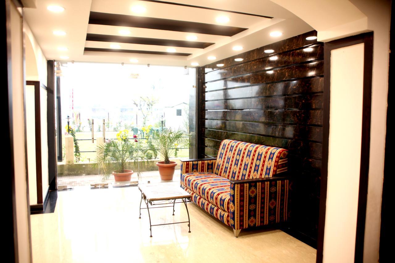 Hotel New Park At Dal Lake Srīnagar المظهر الخارجي الصورة